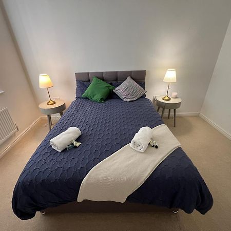 Spacious Modern 4Bd House Kingston upon Hull Bagian luar foto
