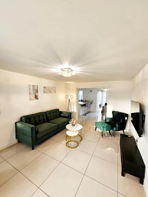 Spacious Modern 4Bd House Kingston upon Hull Bagian luar foto